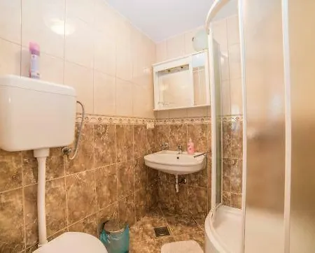 Luca Apartament *